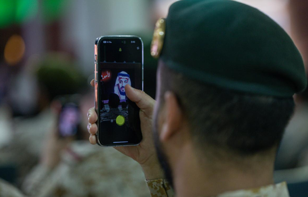 نقدّم خدمات إنتاج محتوى مرئي ومسموع عالية الجودة تدعم الفعالية وتعزز رسالتها. من التصوير والإخراج إلى المونتاج، نعمل على تقديم محتوى احترافي يعكس هوية المشروع ويزيد من تأثيره.